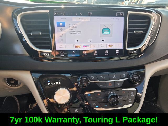 Certified 2024 Chrysler Pacifica Touring-L FWD image 23