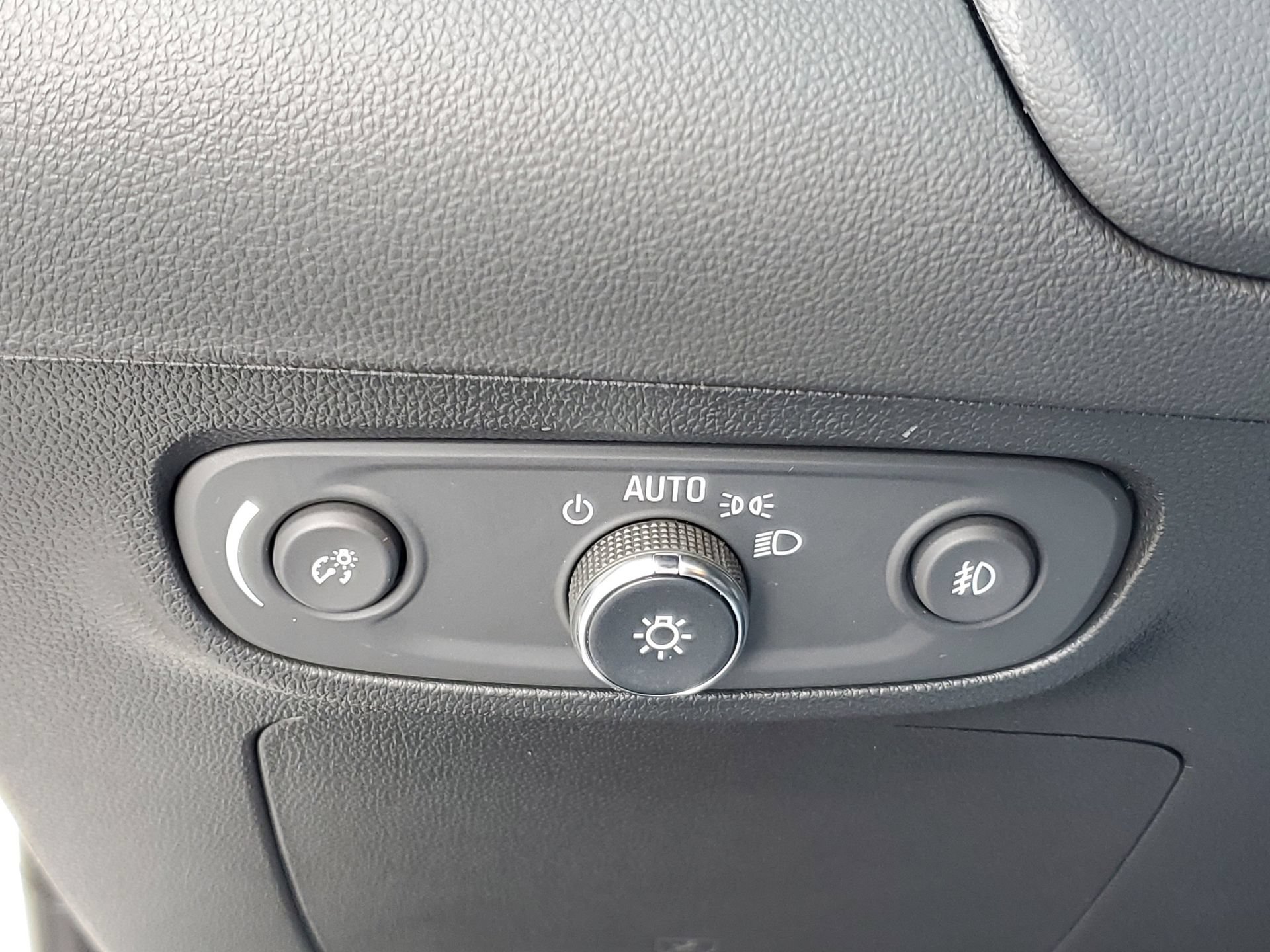 Used 2023 Buick Encore GX Preferred w/ Cold Weather Comfort Package FWD image 20