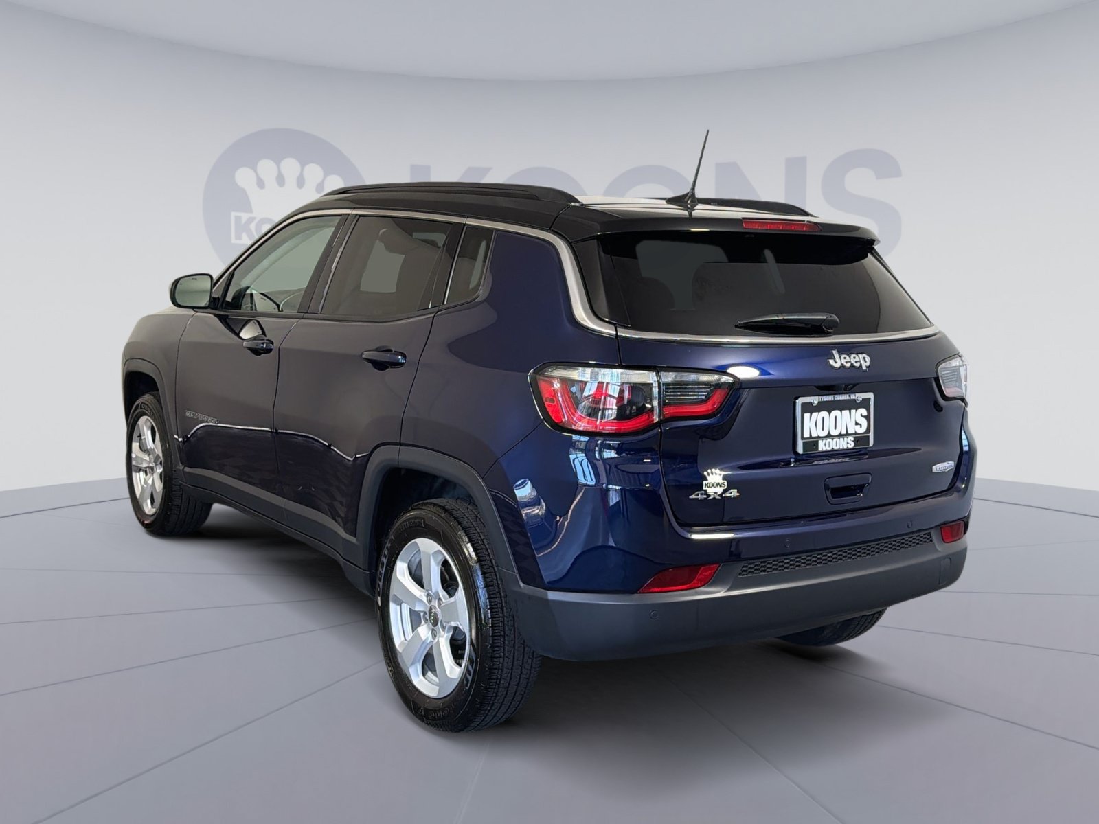 Used 2019 Jeep Compass Latitude w/ Popular Equipment Group AWD/4WD image 4