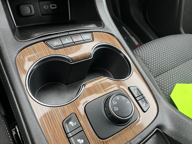 Used 2020 GMC Acadia SLE w/ Driver Convenience Package image 25