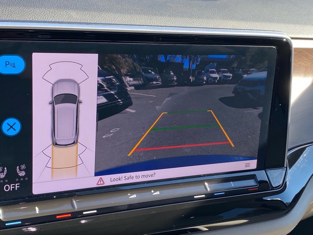 Certified 2025 Volkswagen Atlas SE image 14