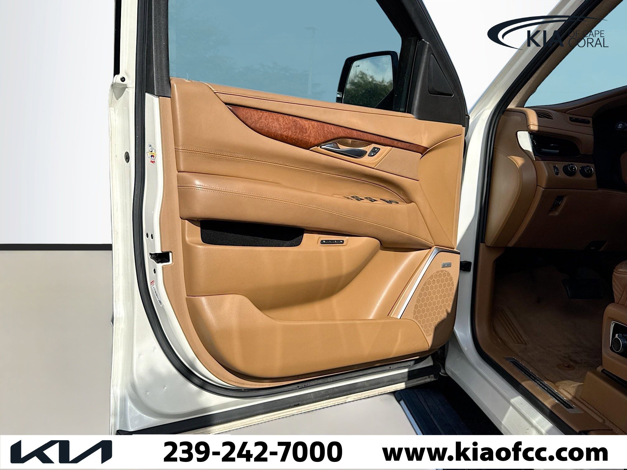 Used 2015 Cadillac Escalade ESV Platinum image 24