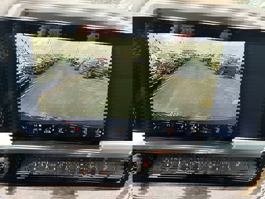 New 2026 Chevrolet Silverado 1500 LTZ w/ LTZ Premium Package image 13