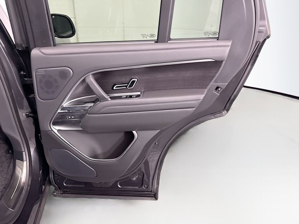 New 2026 Land Rover Range Rover SE image 27