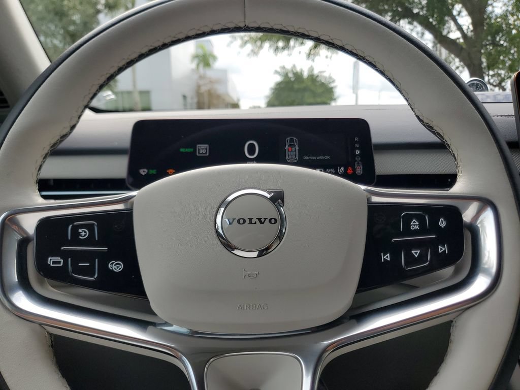 Certified 2025 Volvo EX90 Ultra AWD/4WD image 24