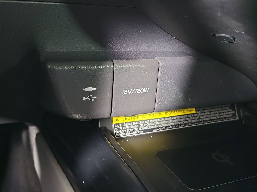 Certified 2019 Toyota Camry XLE FWD image 17