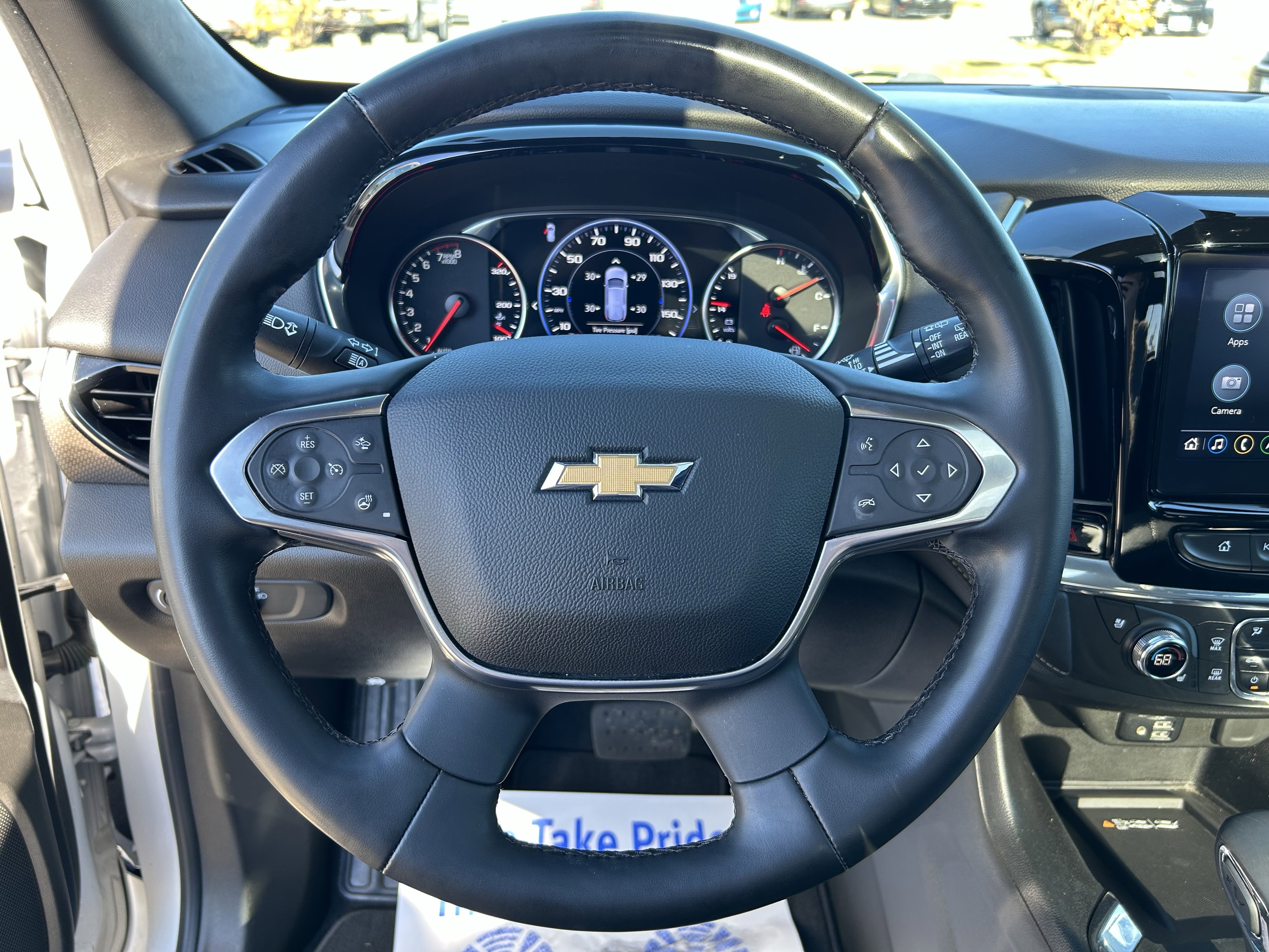 Used 2023 Chevrolet Traverse Premier image 25