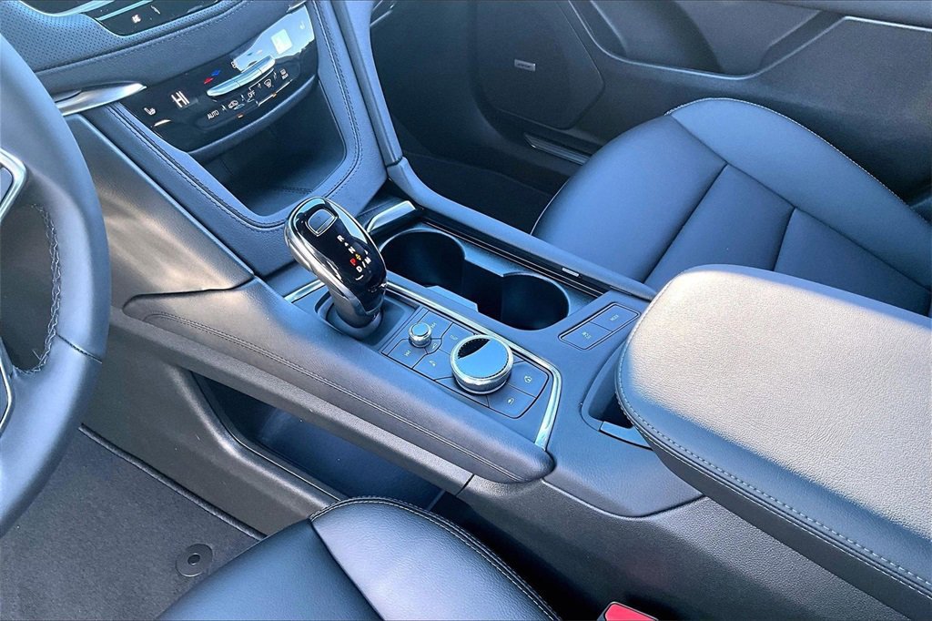 New 2026 Cadillac XT5 Luxury image 8