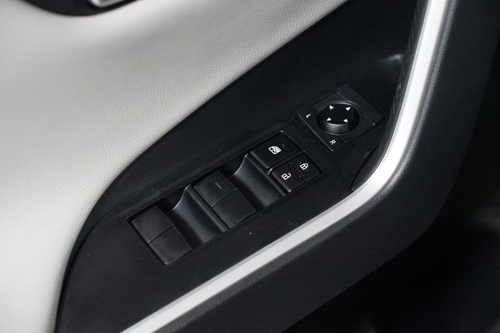 Used 2019 Toyota RAV4 Adventure w/ Cold Weather Package AWD/4WD image 30