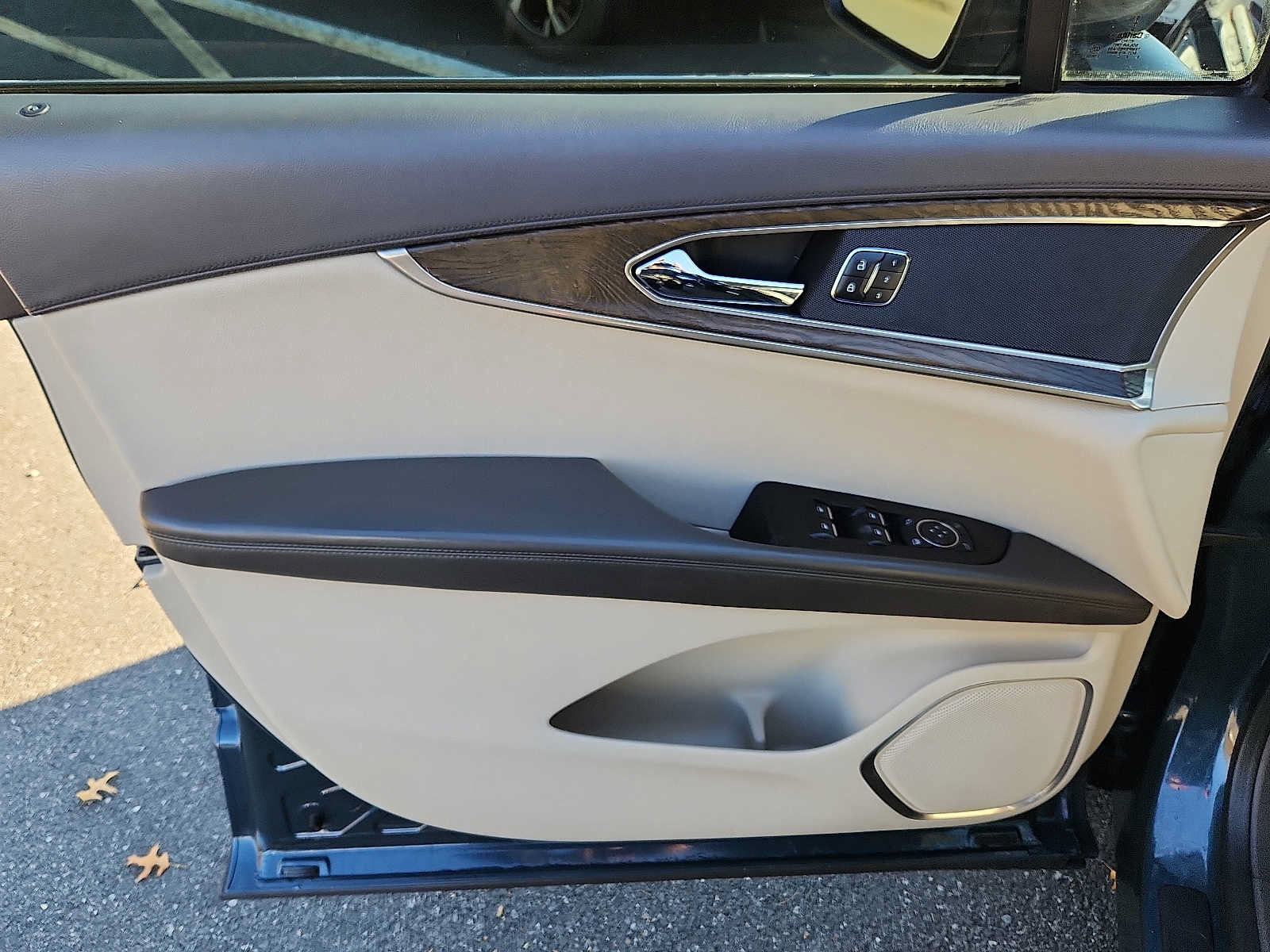 Used 2016 Lincoln MKX Reserve AWD/4WD image 12