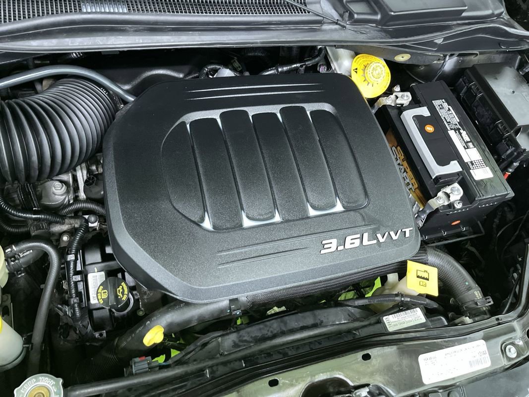 Used 2018 Dodge Grand Caravan SXT image 11