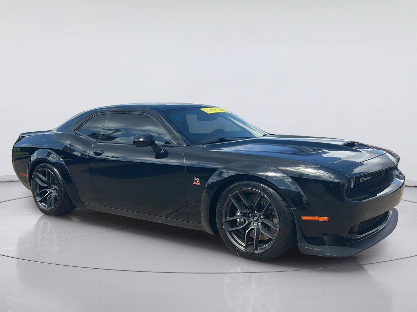 Used 2022 Dodge Challenger R/T Scat Pack RWD image 3