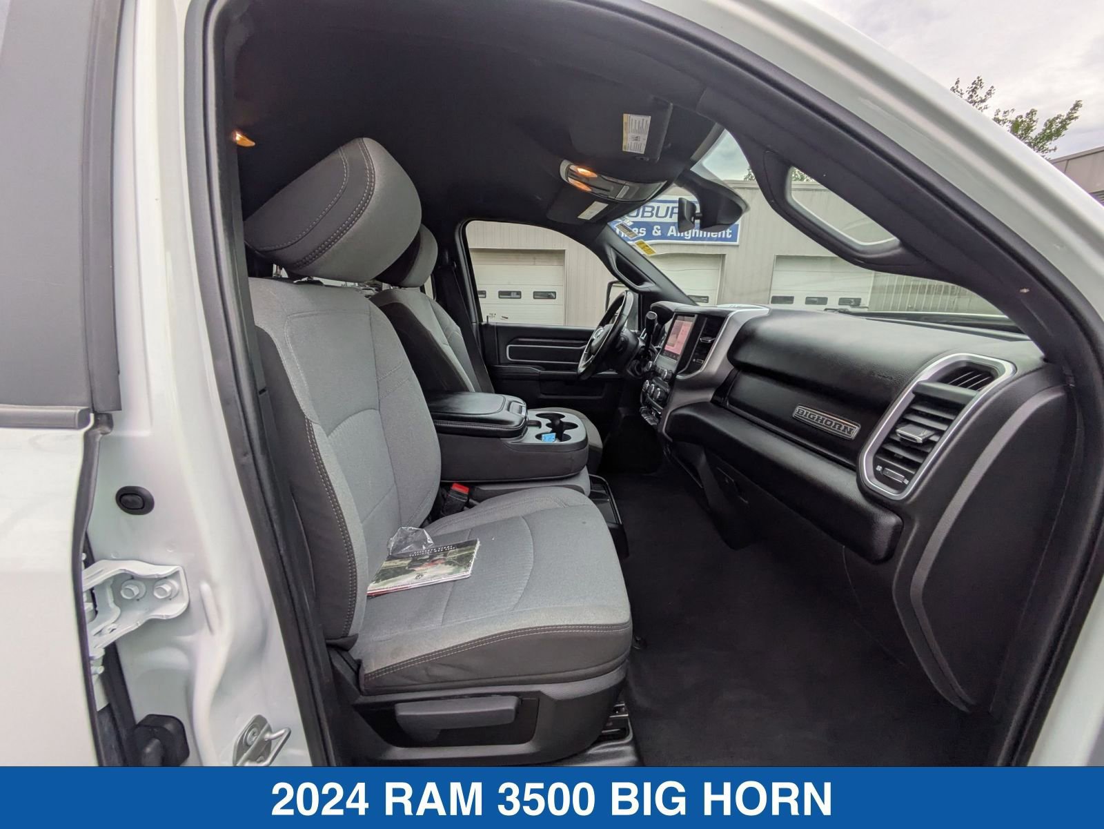 Used 2024 RAM 3500 Big Horn AWD/4WD image 34