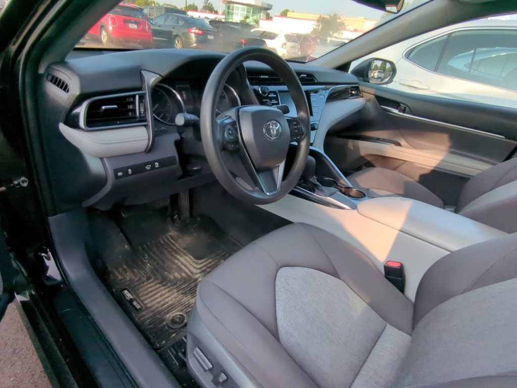 Used 2019 Toyota Camry LE FWD image 7