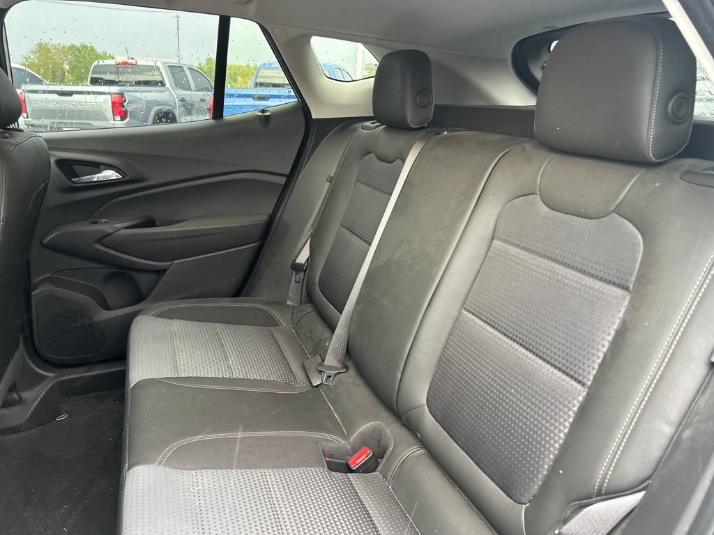 Used 2025 Chevrolet Trax LT w/ Driver Confidence Package FWD image 24