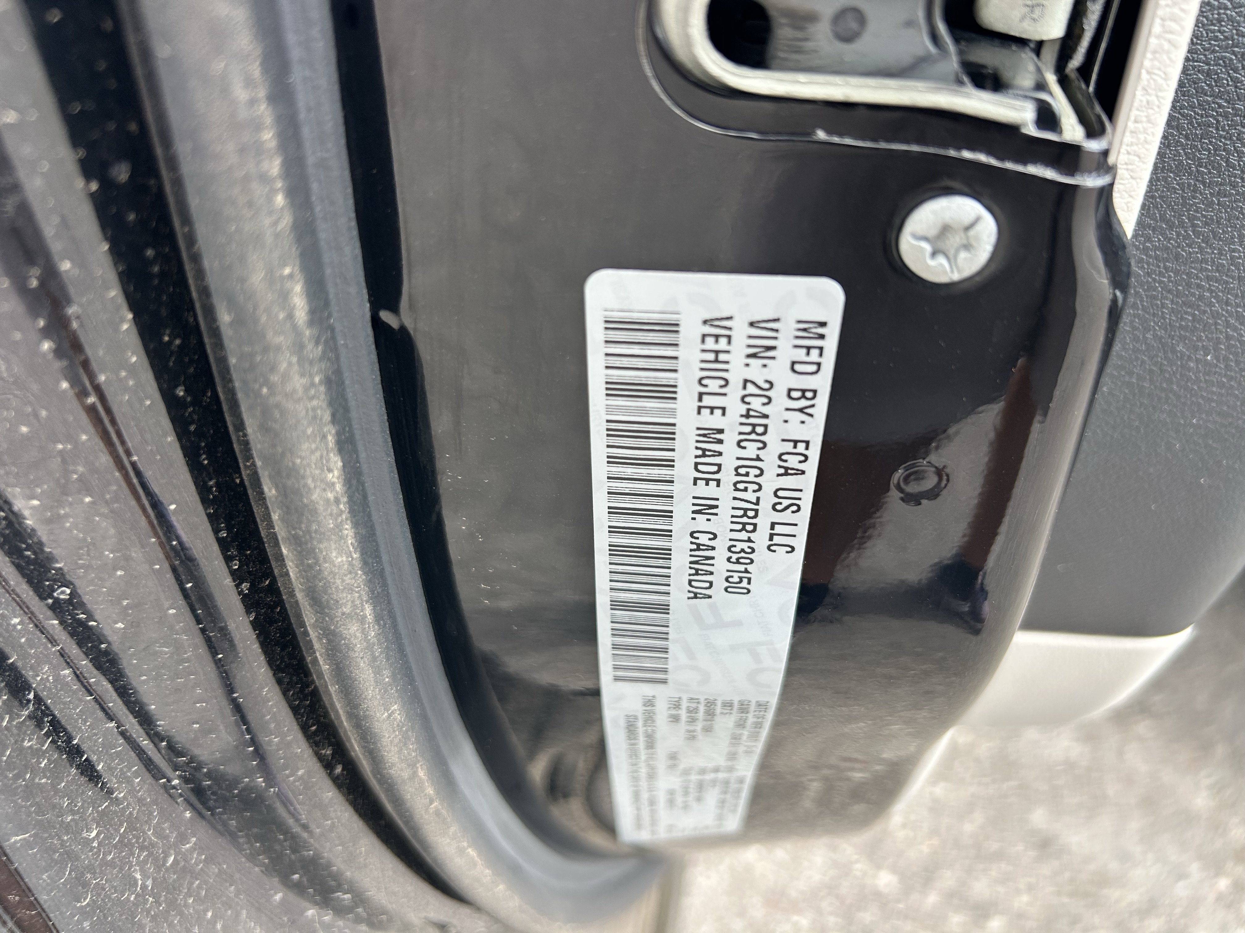 Used 2024 Chrysler Pacifica Limited FWD image 33