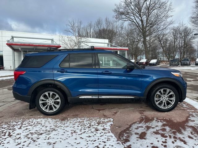 Used 2022 Ford Explorer XLT w/ Equipment Group 202A image 6
