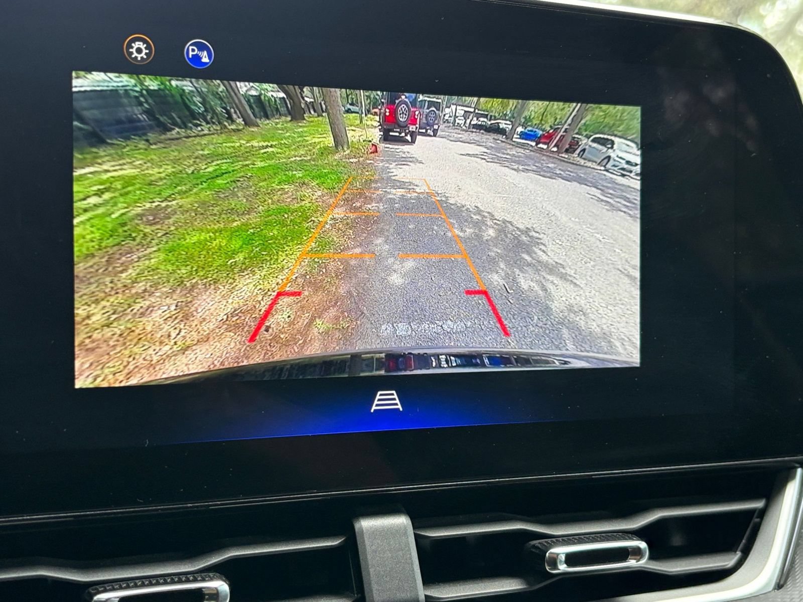 Used 2025 Chevrolet Equinox LT FWD image 22