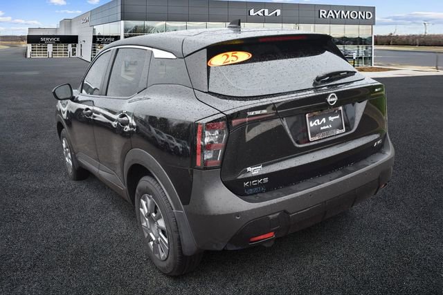 Used 2025 Nissan Kicks S image 5