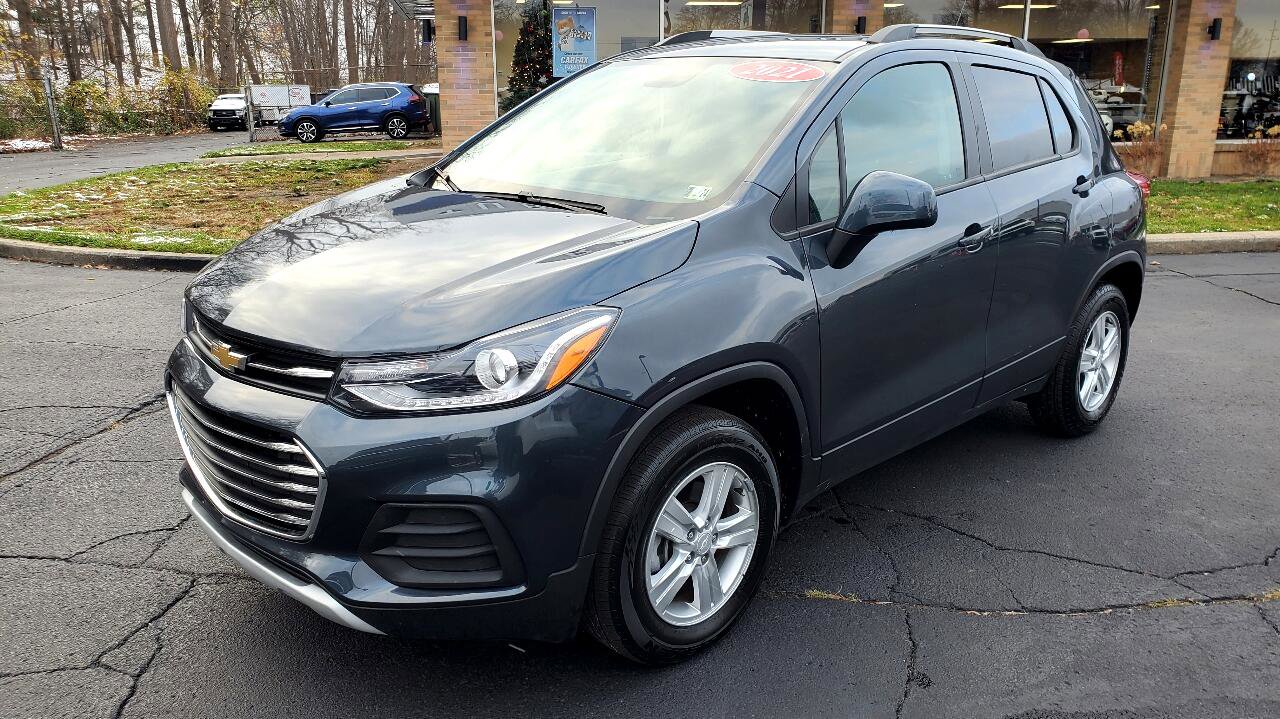 Used 2021 Chevrolet Trax LT image 2