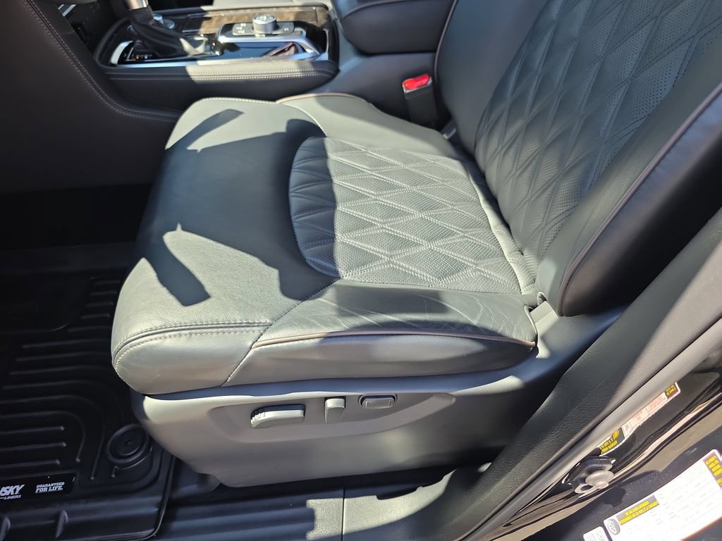 Used 2023 Nissan Armada Platinum w/ Captain's Chairs Package AWD/4WD image 20