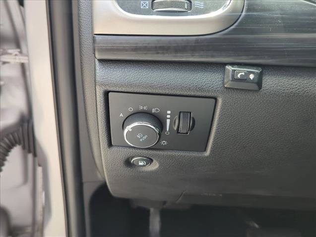 Used 2020 Jeep Grand Cherokee Altitude RWD image 15