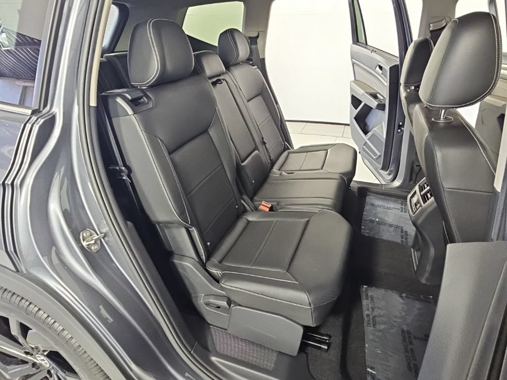 Certified 2023 Volkswagen Atlas SE w/ Black Wheel Package AWD/4WD image 19