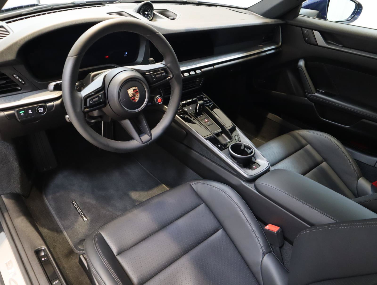 Used 2025 Porsche 911 Carrera RWD image 19