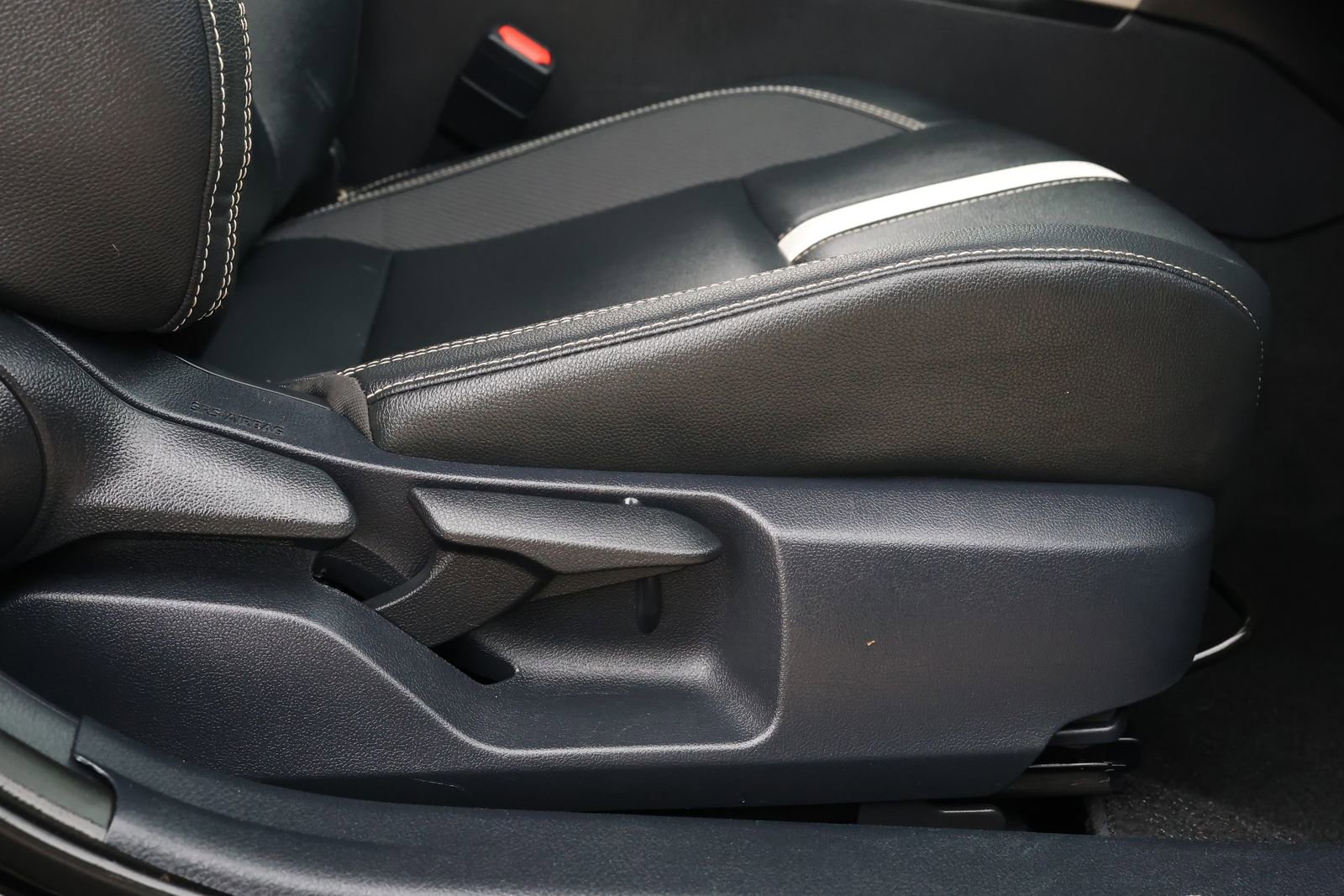 Used 2025 Toyota Camry SE FWD image 30