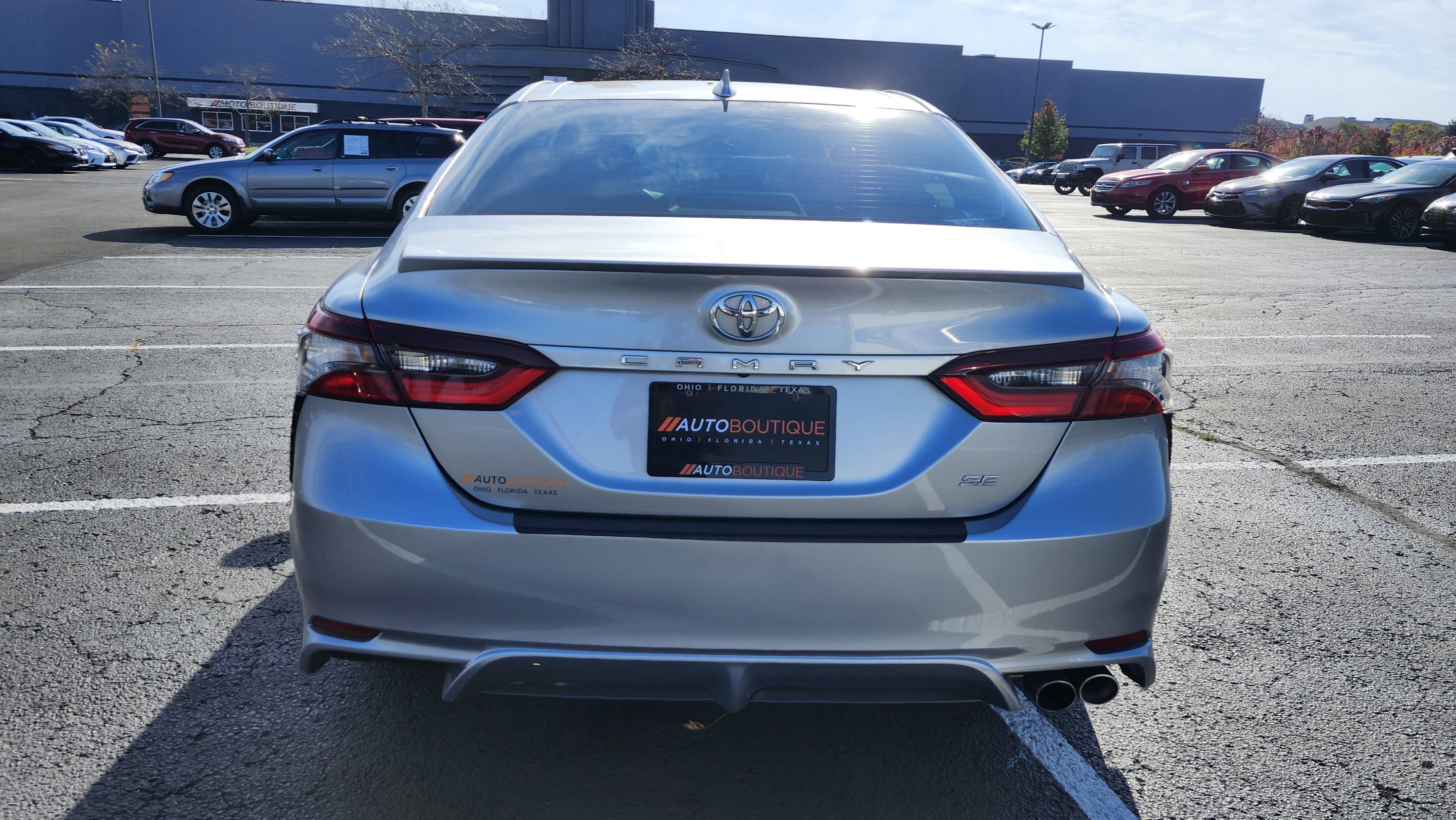 Used 2024 Toyota Camry SE image 10