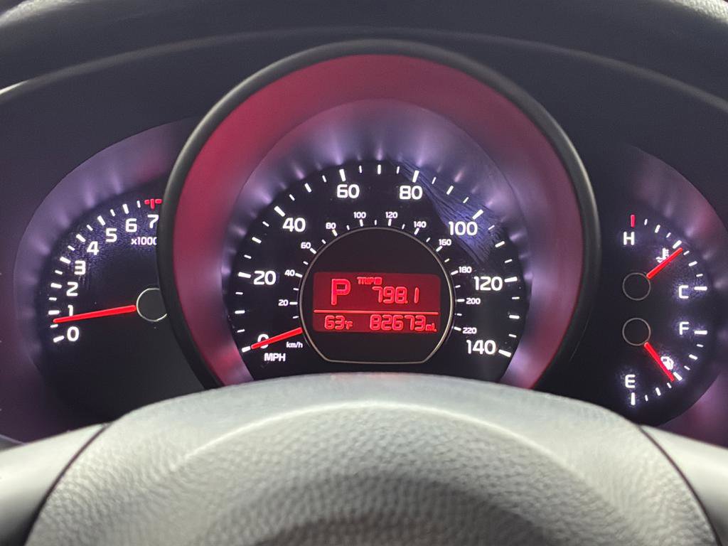 Used 2016 Kia Soul ! FWD image 25