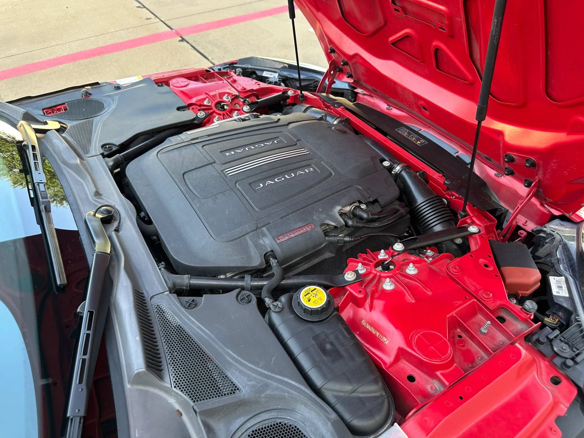 Used 2015 Jaguar F-TYPE R RWD image 25