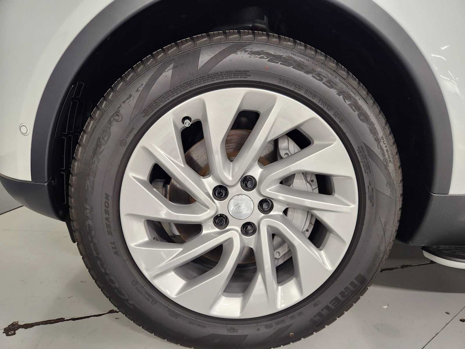 Used 2026 Land Rover Discovery S AWD/4WD image 8