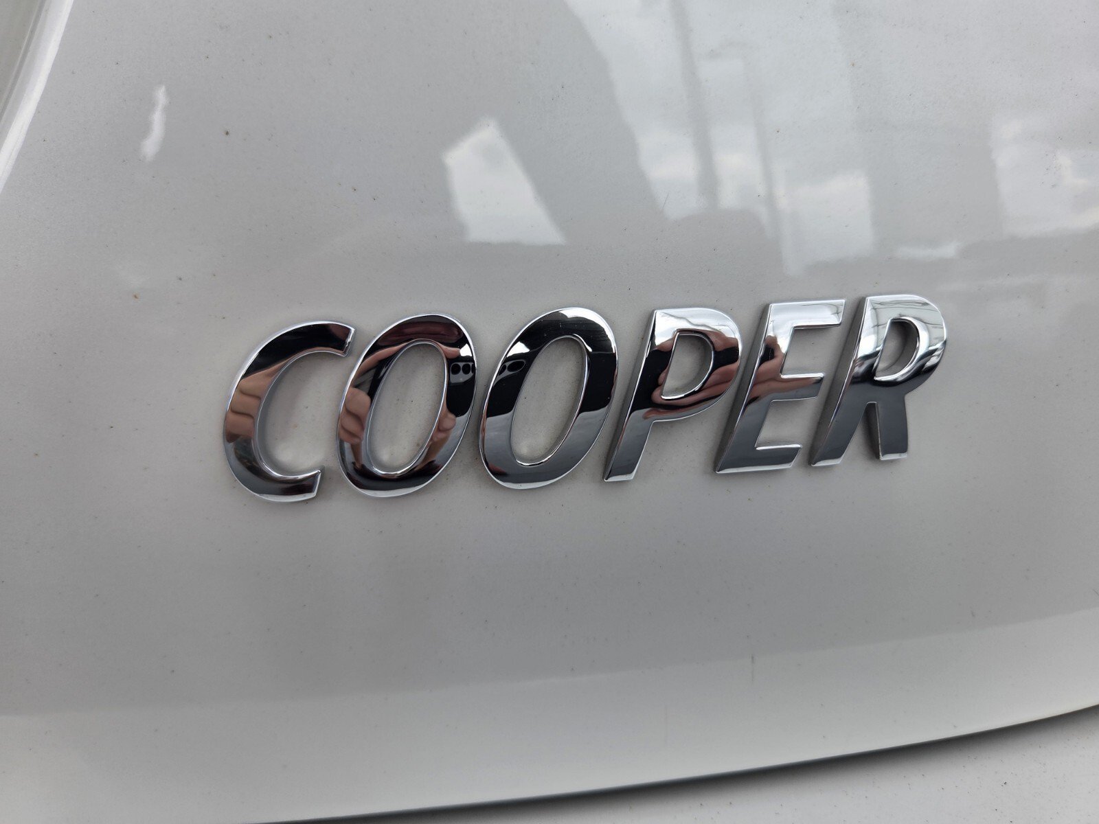 Used 2024 MINI Cooper 4-Door Hardtop FWD image 14