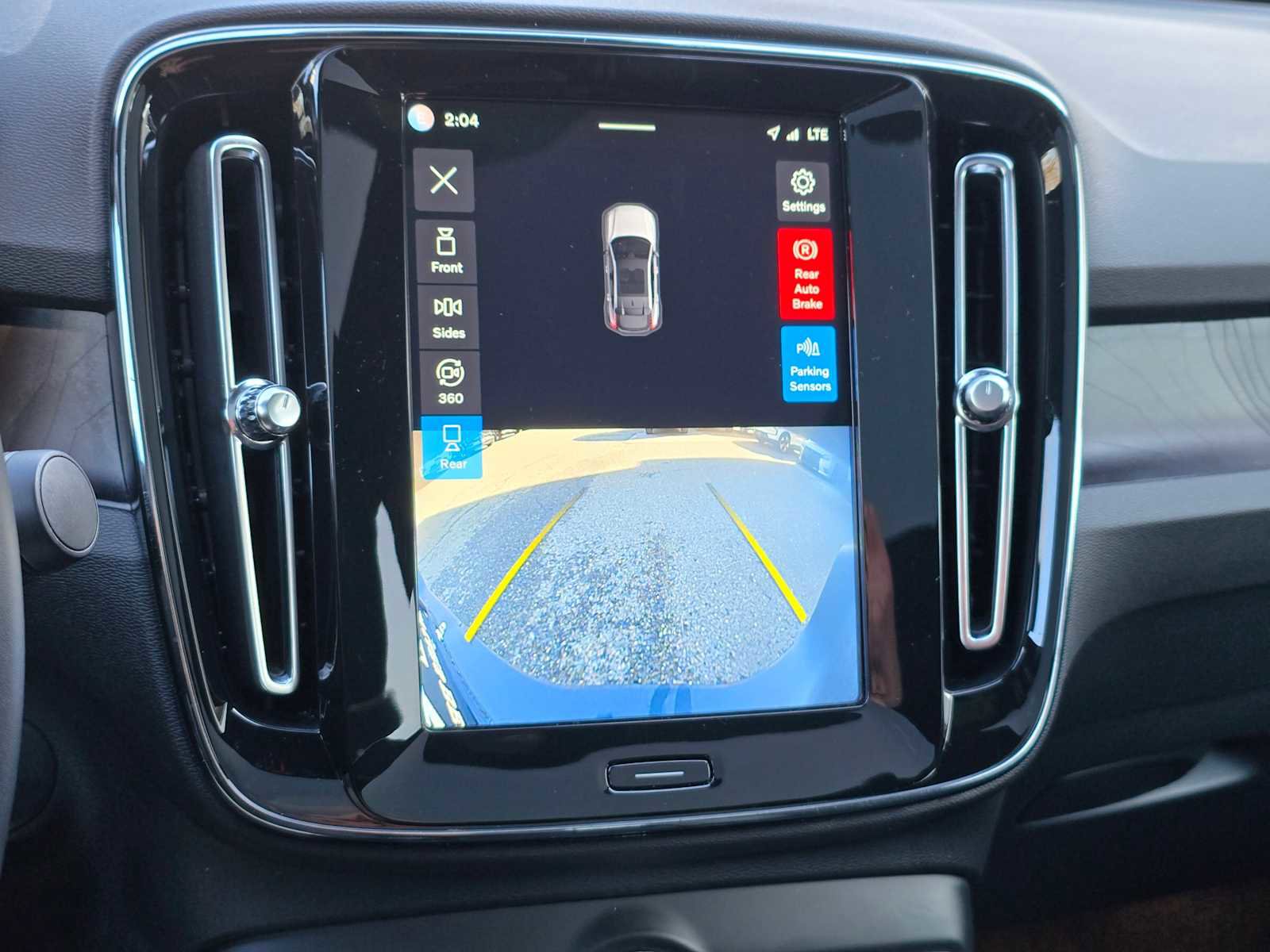 Certified 2023 Volvo C40 P8 Recharge Plus image 23