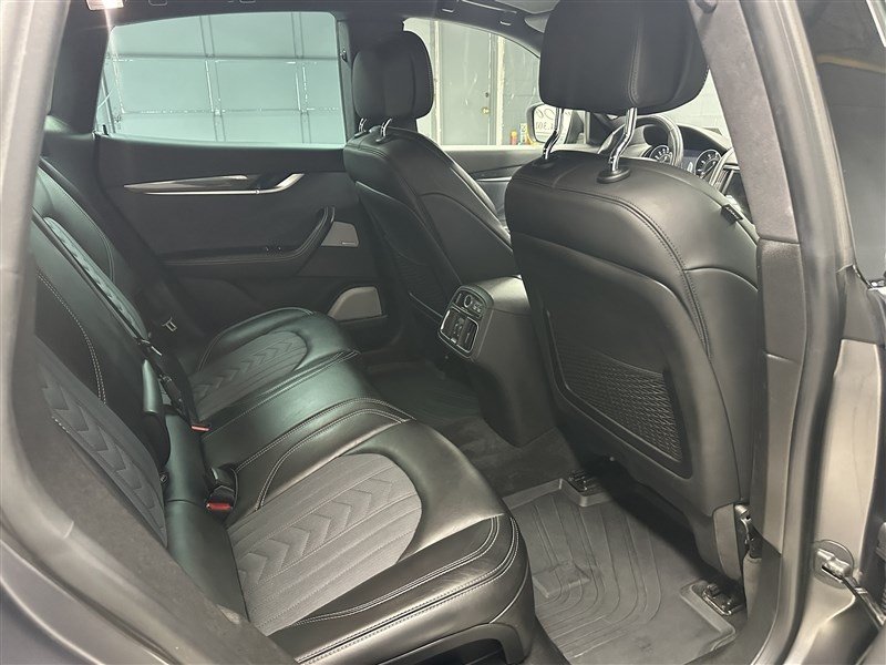 Used 2021 Maserati Levante S GranLusso AWD/4WD image 11