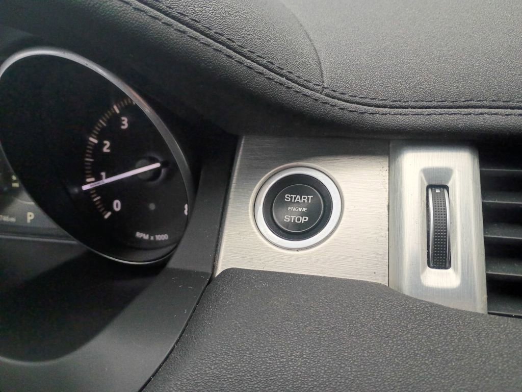 Used 2017 Land Rover Range Rover Evoque SE image 30