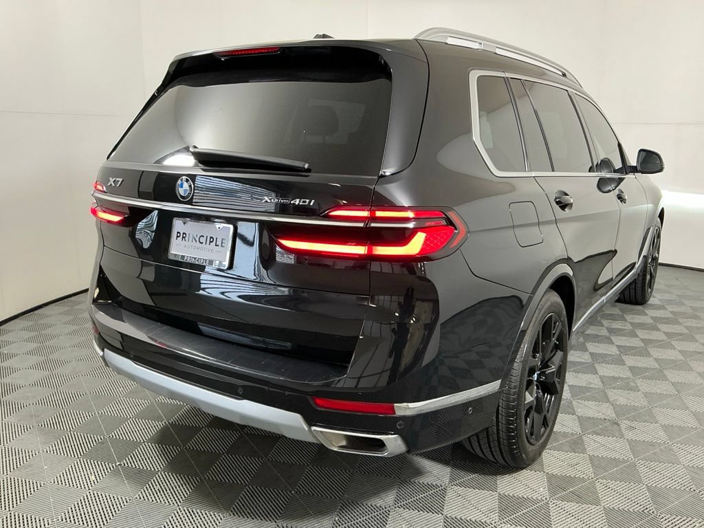 Used 2025 BMW X7 xDrive40i w/ Premium Package AWD/4WD image 5