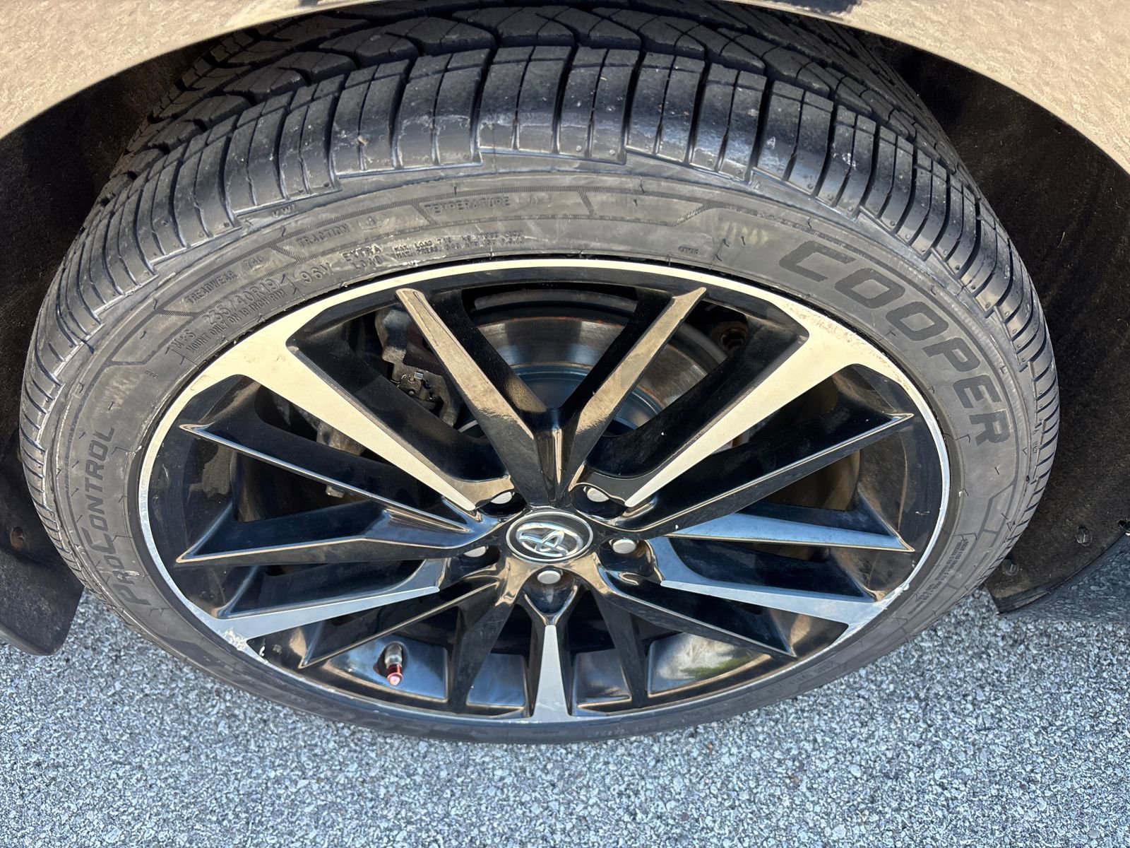 Used 2018 Toyota Camry XSE w/ Audio Package FWD image 10