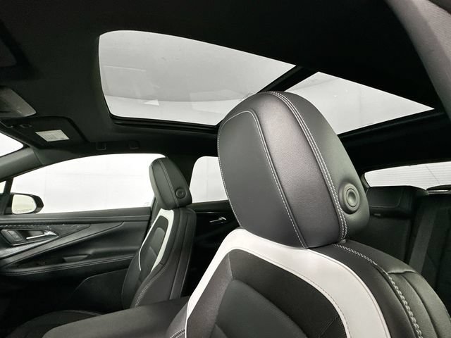 Used 2024 Chevrolet Blazer EV LT AWD/4WD image 18