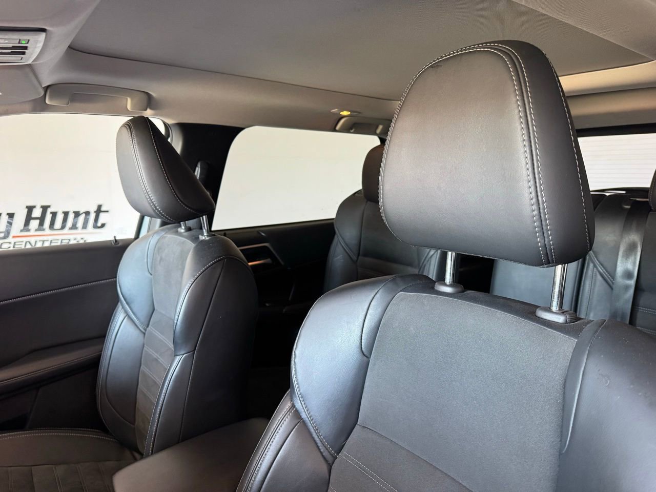 Used 2024 Mitsubishi Outlander SE image 3