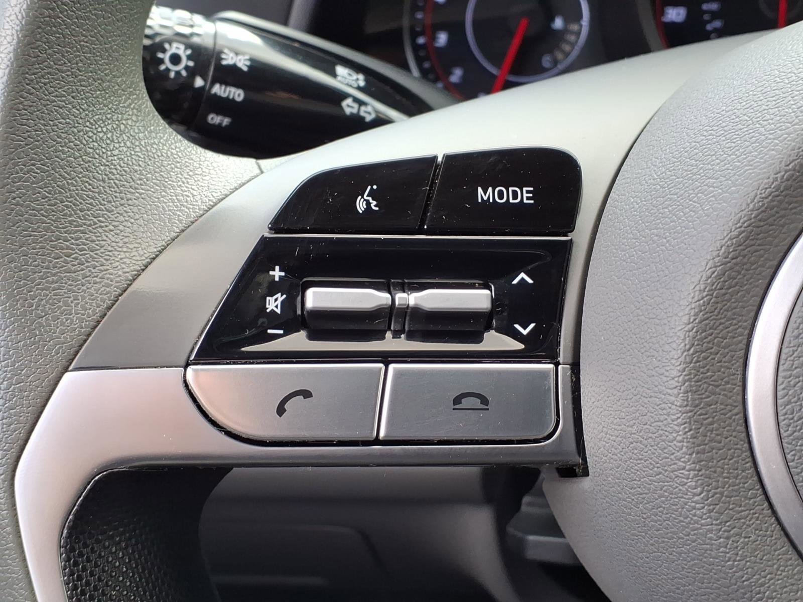 Used 2023 Hyundai Elantra SEL image 30