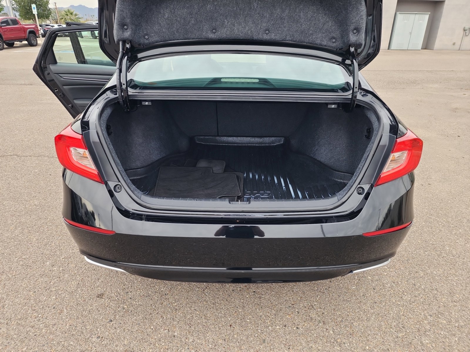 Used 2019 Honda Accord EX image 34