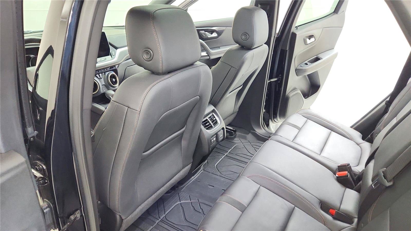 Used 2024 Chevrolet Blazer Premier w/ Driver Confidence II Package FWD image 14