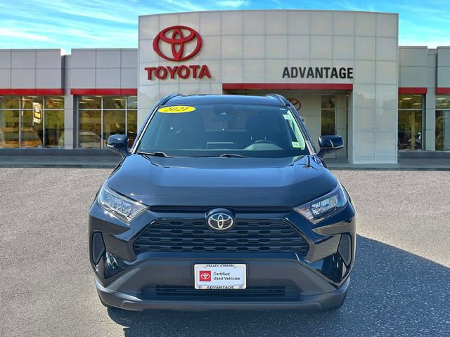 Used 2021 Toyota RAV4 LE AWD/4WD image 2