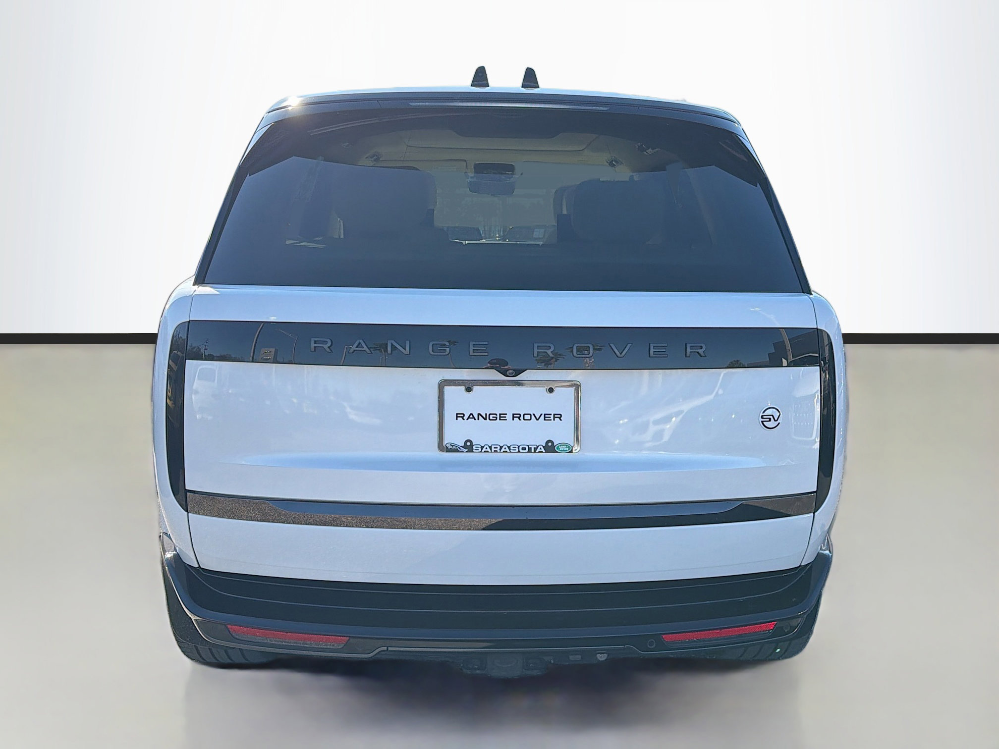 Used 2023 Land Rover Range Rover SV image 4