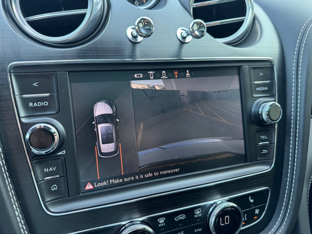 Used 2019 Bentley Bentayga AWD/4WD image 18