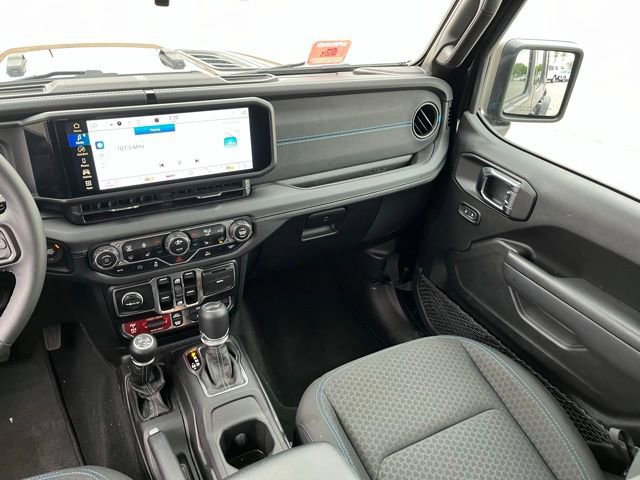 Used 2025 Jeep Wrangler Unlimited Rubicon 4xe w/ Convenience Group AWD/4WD image 12
