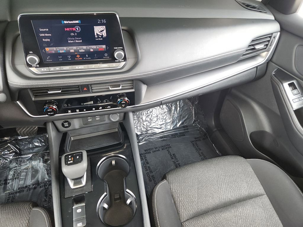 Used 2025 Nissan Rogue SV AWD/4WD image 16