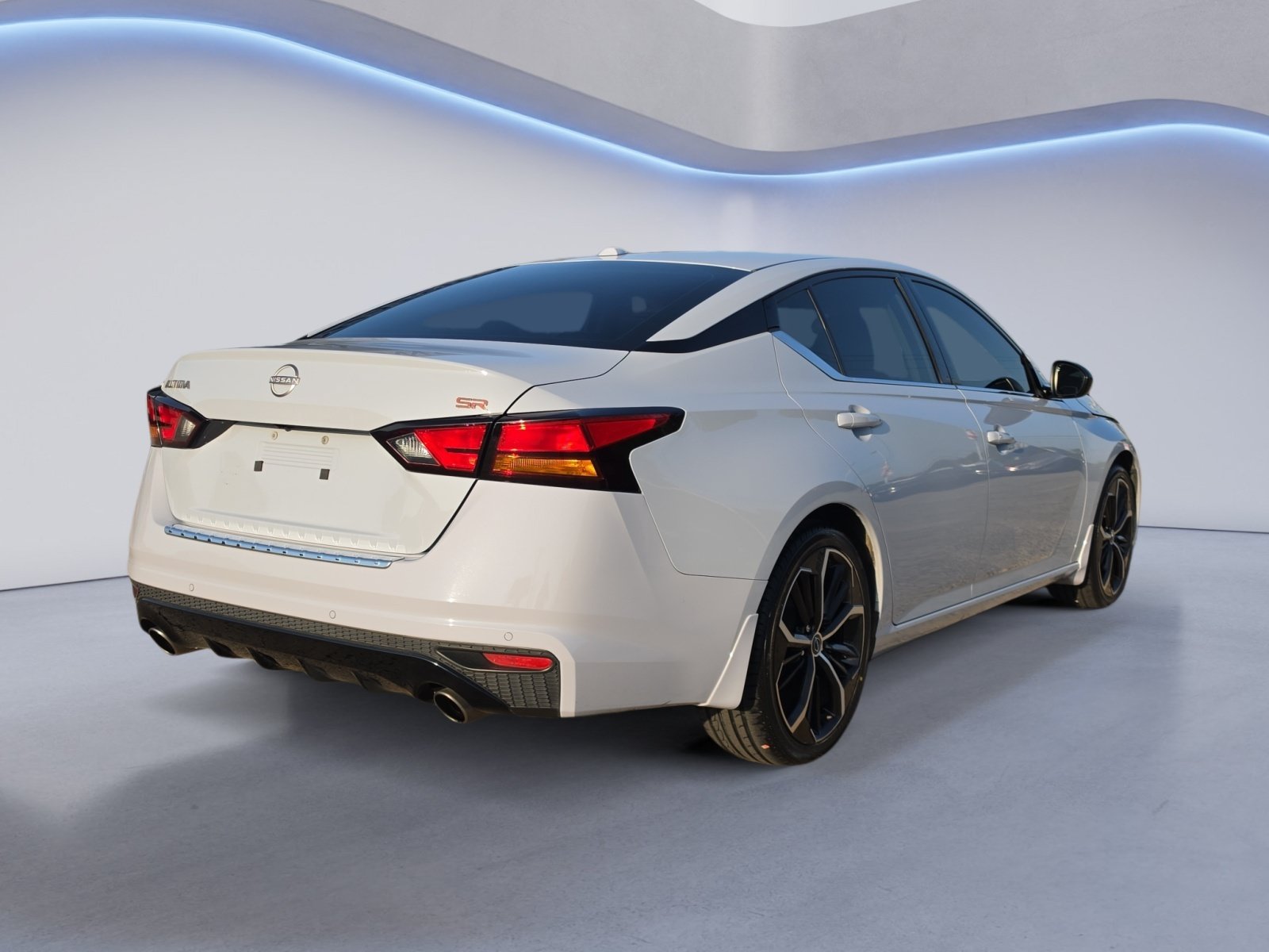 Used 2023 Nissan Altima 2.5 SR w/ SR Premium Package FWD image 4